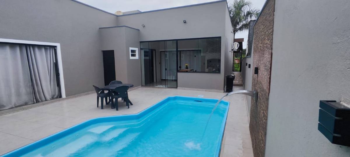 Casa à venda com 3 quartos, 250m² - Foto 2